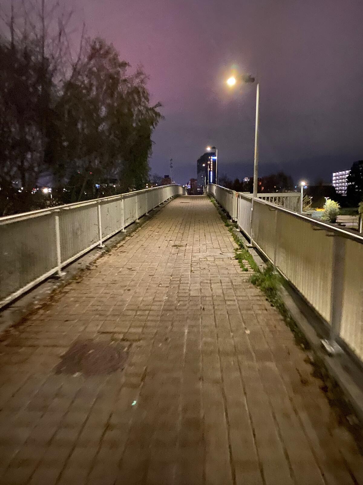 Epping Walk Bridge,Joy Divisionの有名な写真が撮られた歩道橋