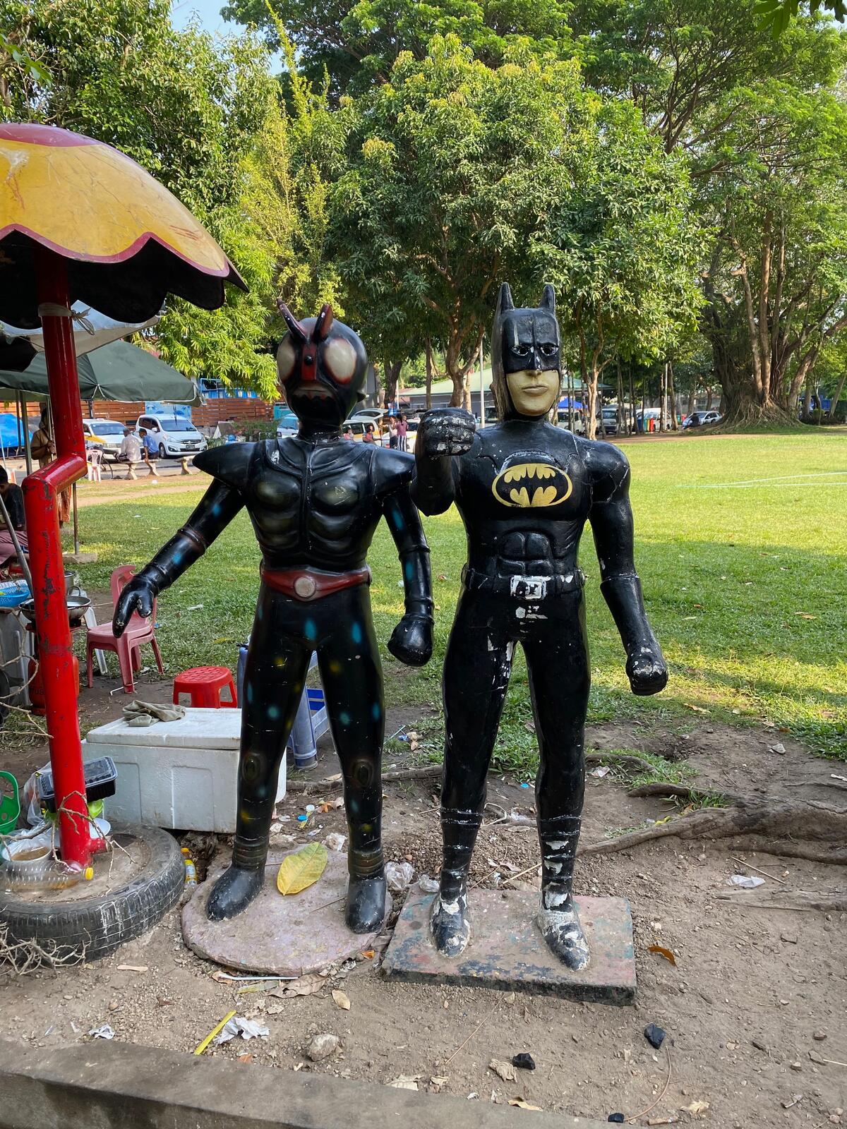 ▲シュエダゴン・パゴダの隣の公園